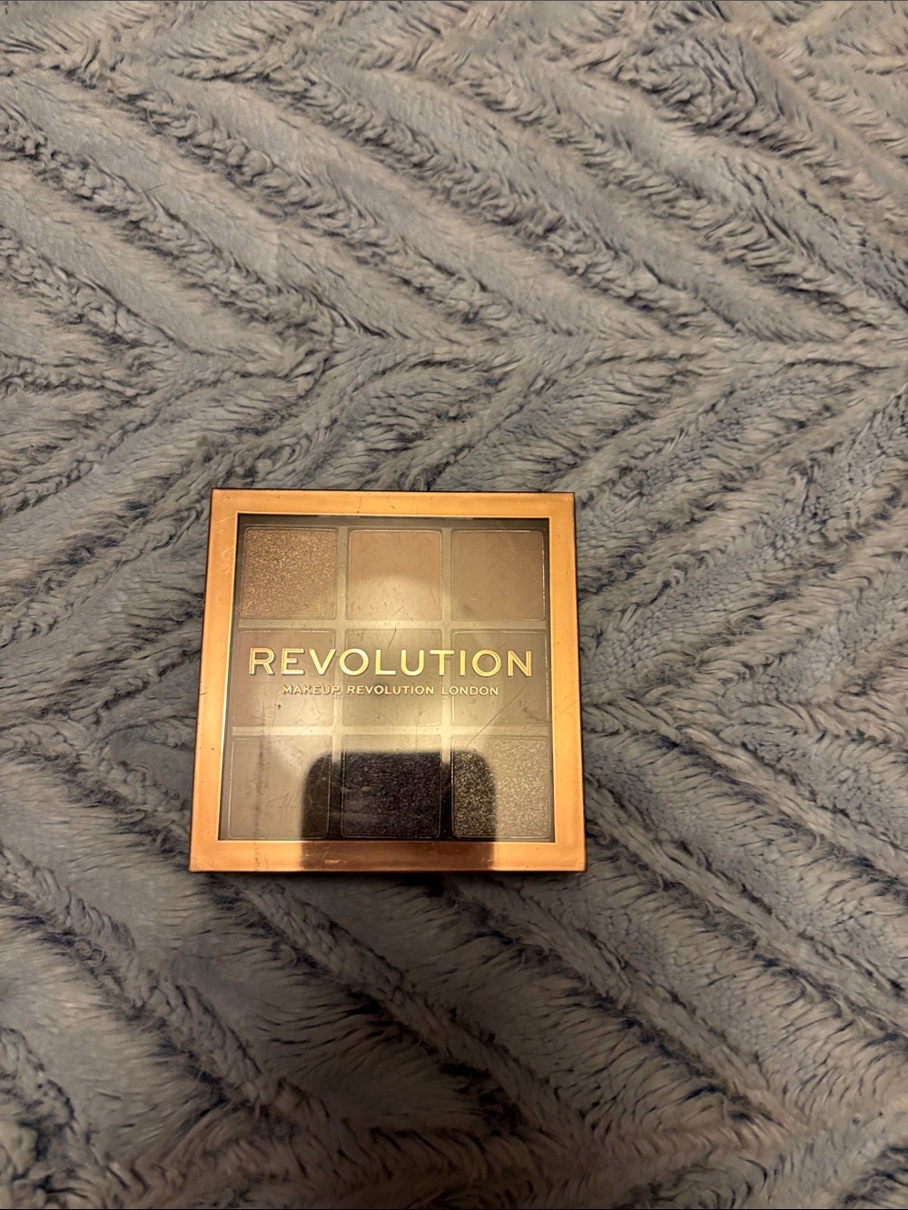 Revolution Neutral Eyeshadow Quad in Warm Brown and Gold Tones